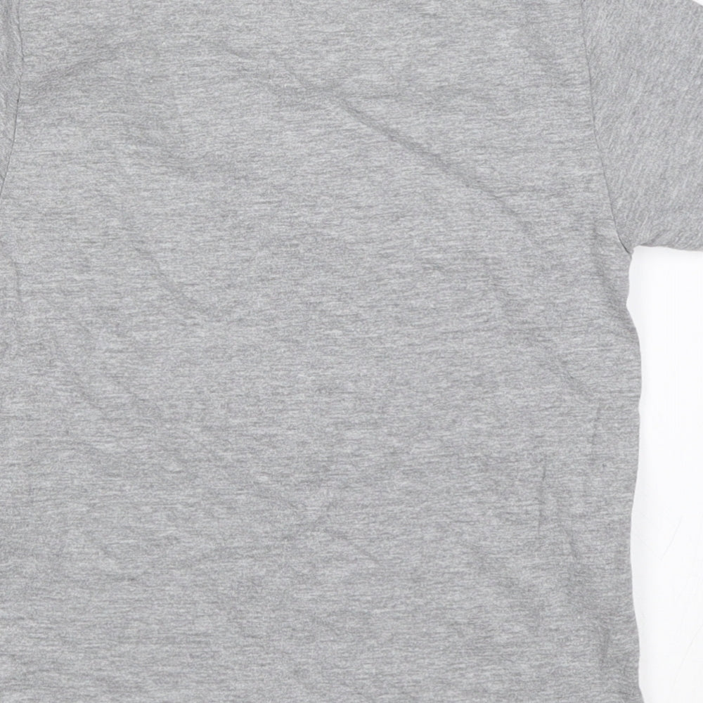 Brand and care label for Primark boys’ grey basic t-shirt, size 5-6, years - pow
