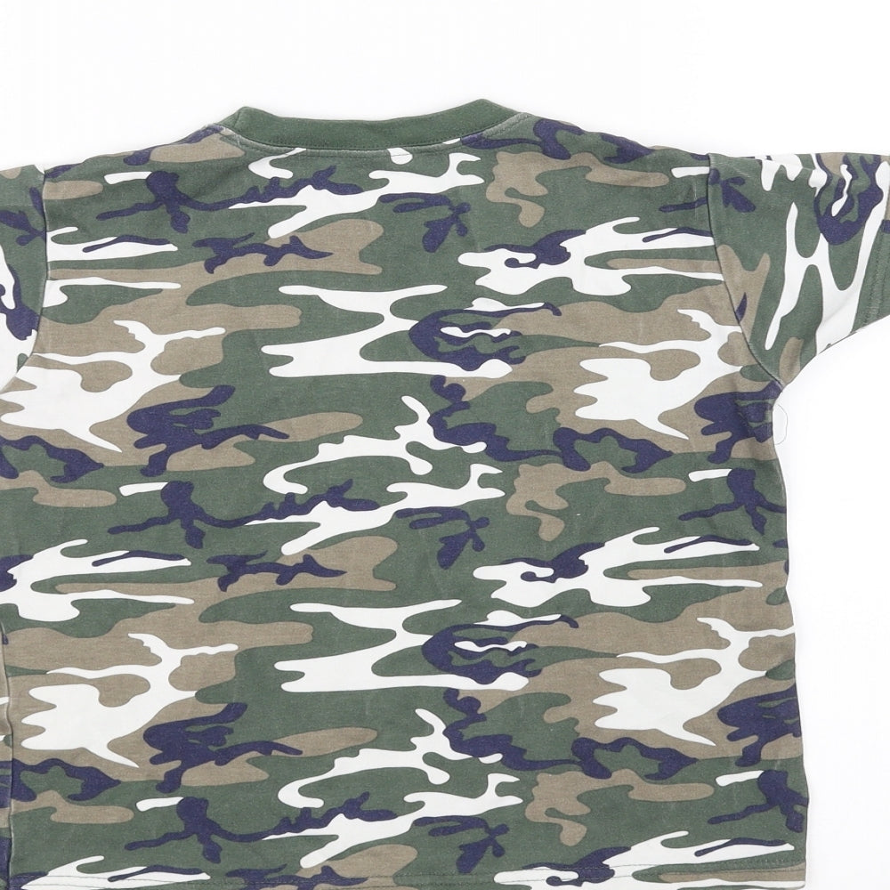 Brand and care label for Preworn boys’ green camouflage basic t-shirt, size 4-5, years
