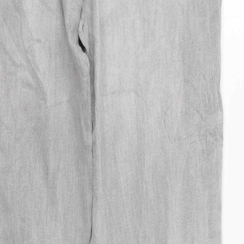 Brand and care label for Cecil men’s grey straight jeans, size 30, in, 28-inch leg