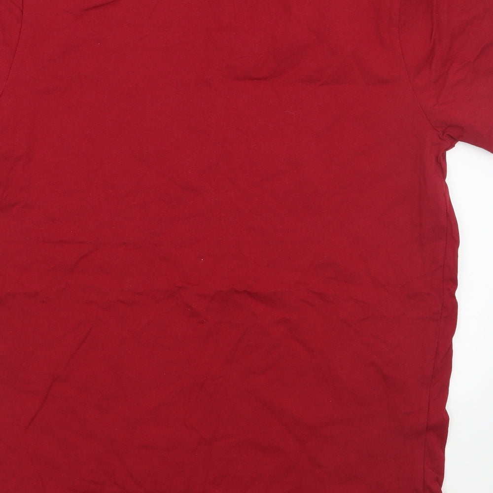 Brand and care label for Lee Cooper men’s red t-shirt, size S