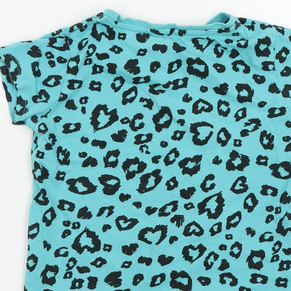 Brand and care label for Pep&Co girls’ blue geometric basic t-shirt, size 7, years