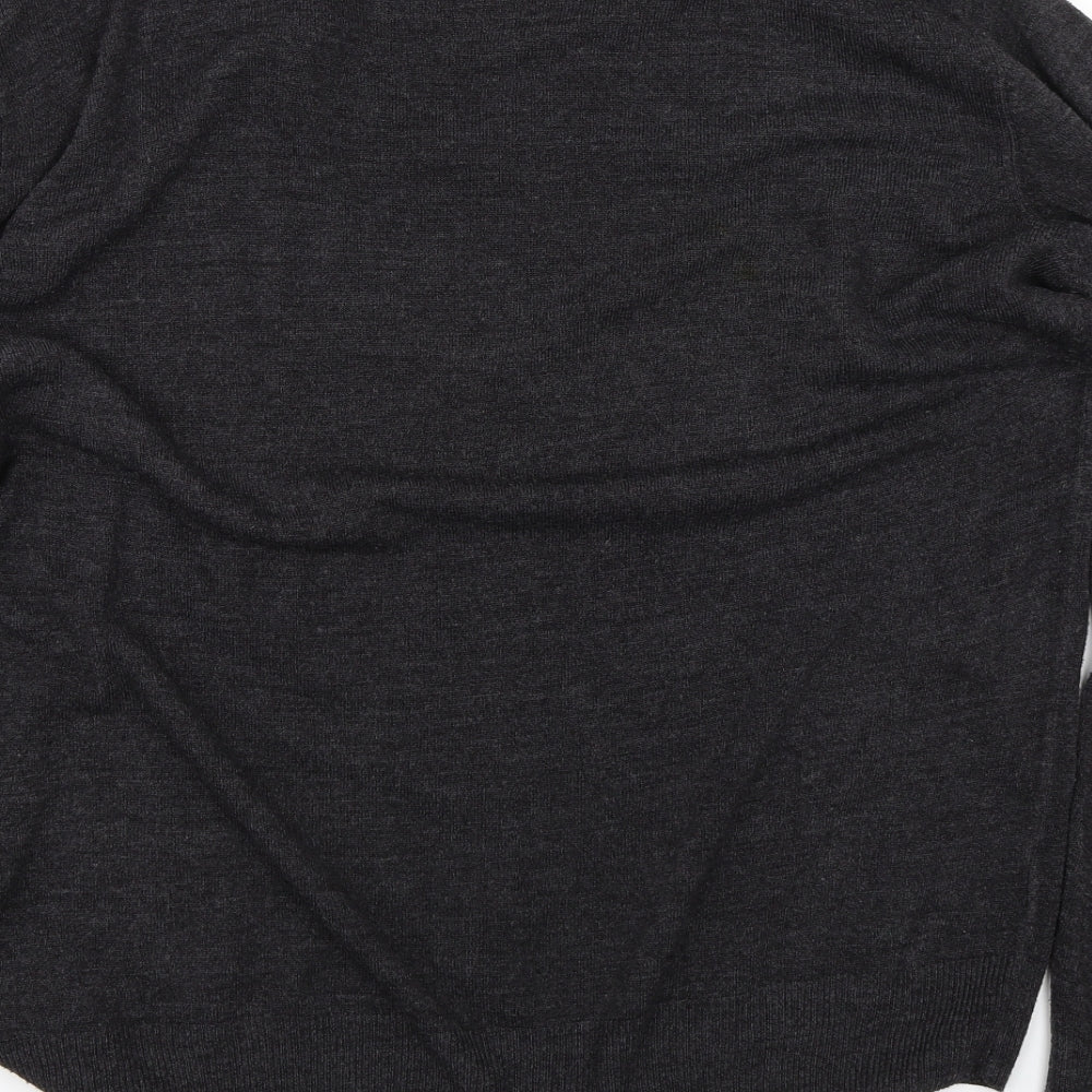 Brand and care label for Easy men’s grey jumper, size XL
