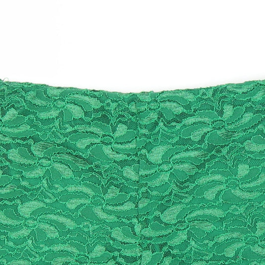 Preworn Womens Green Floral Cut-Off Shorts Size 6