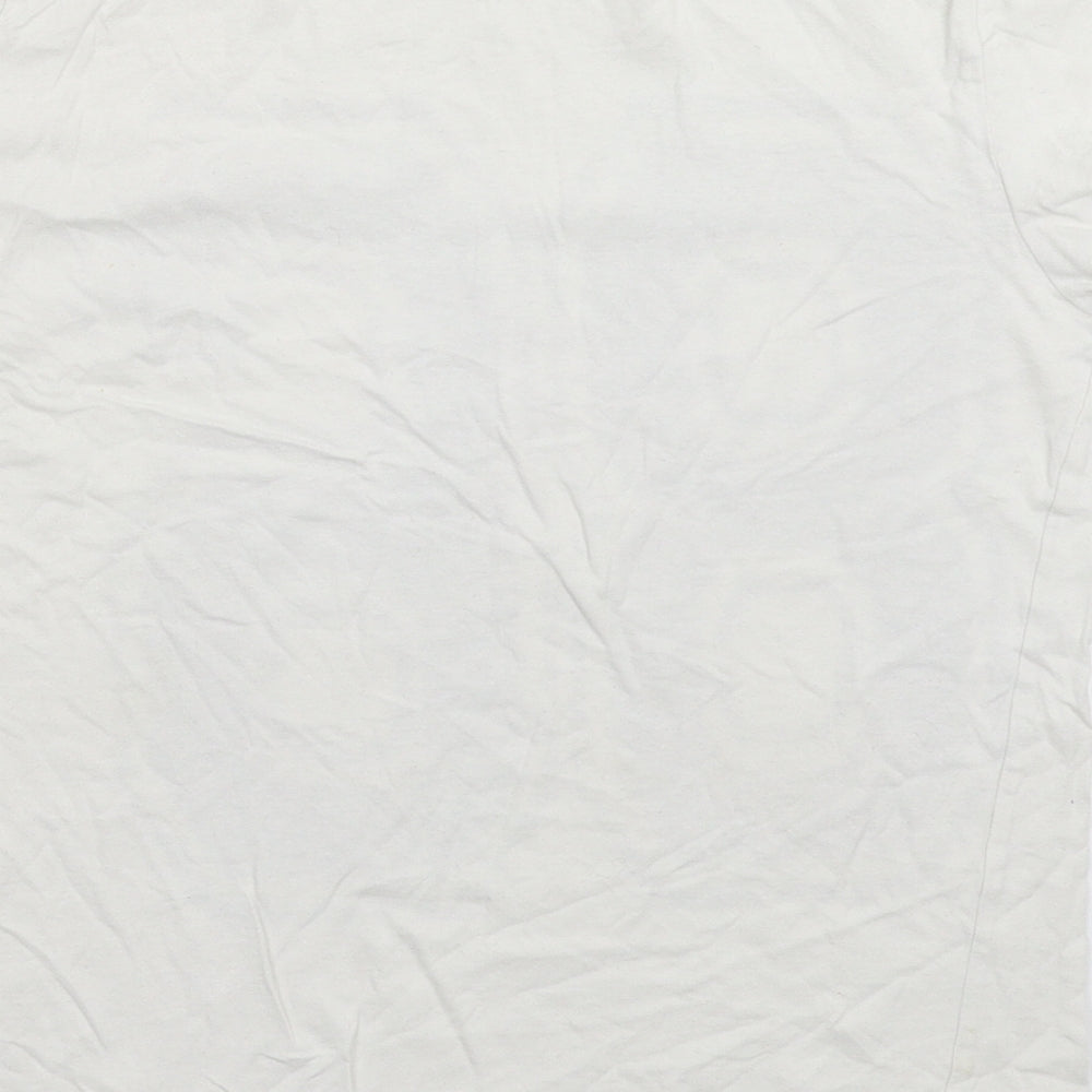 Brand and care label for Rebel boys’ white basic t-shirt, size 10-11, years