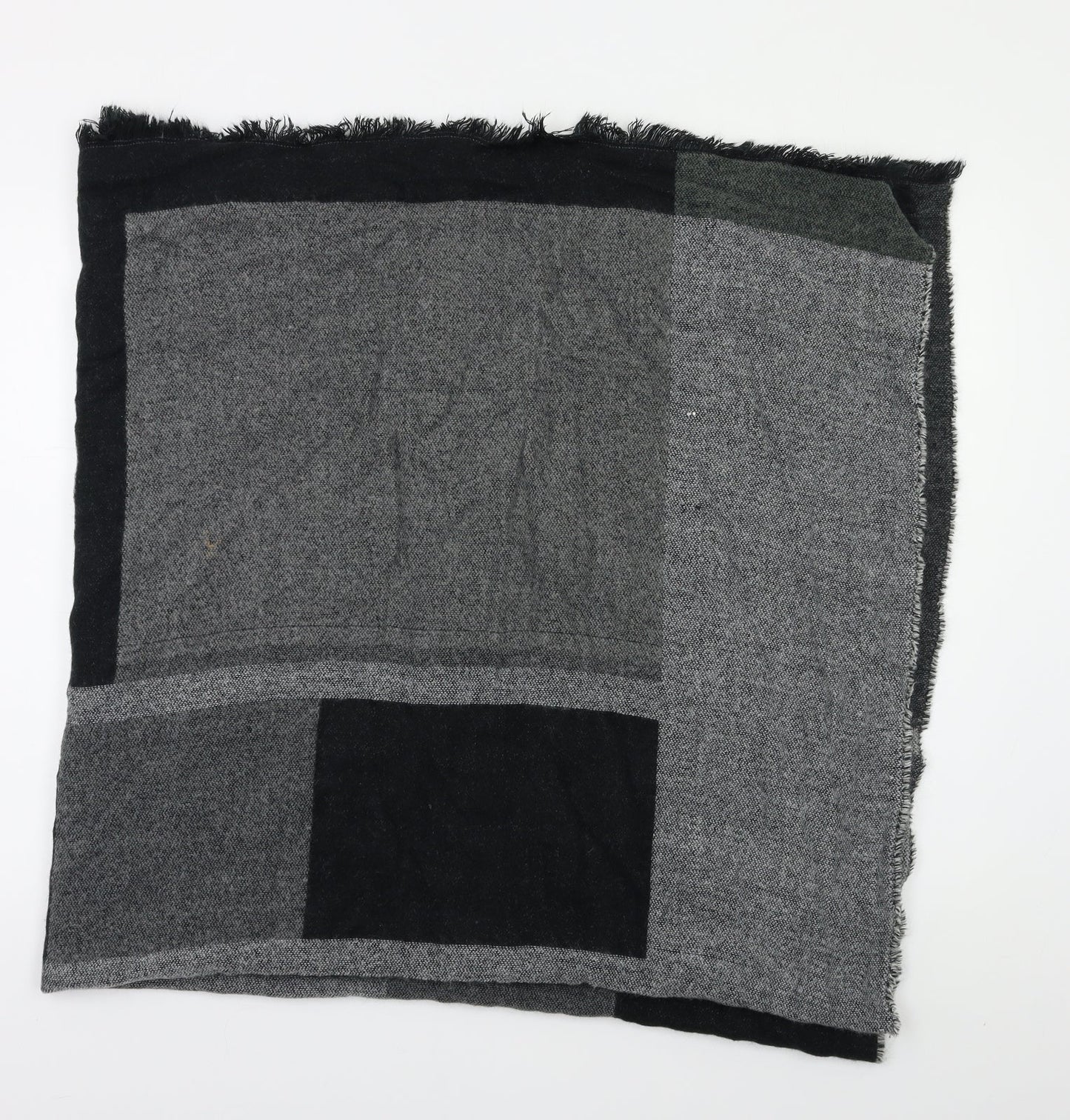 TU Womens Grey Check Shawl/Wrap