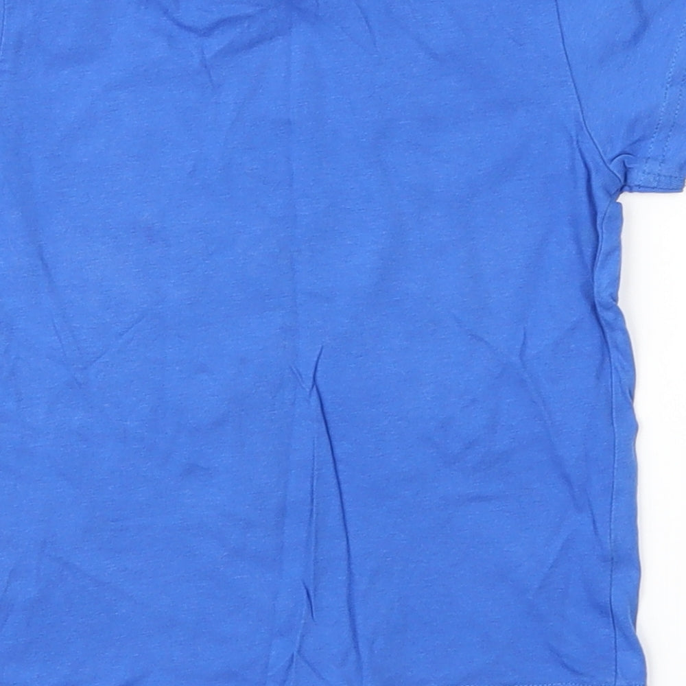 Brand and care label for Avenue boys’ blue basic t-shirt, size 12-18, months