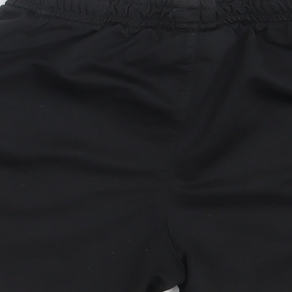 Umbro Boys Black Sweat Shorts Size 6-7 Years - Waist 16in