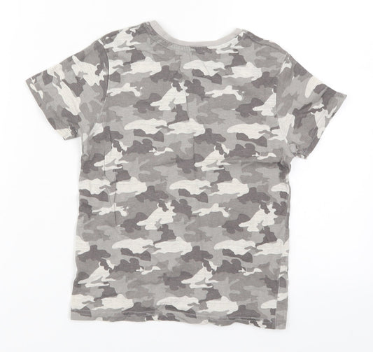 Primark Boys Grey Camouflage Basic T-Shirt Size 4-5 Years