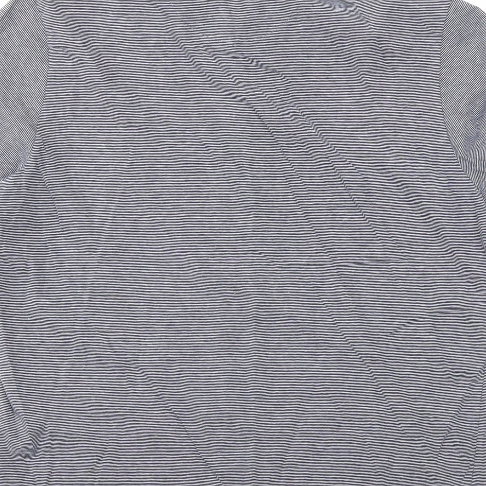 Brand and care label for Easy men’s blue polo, size XL