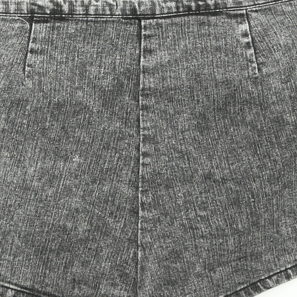 FOREVER 21 Womens Grey Denim Hot Pants Shorts Size 30 in