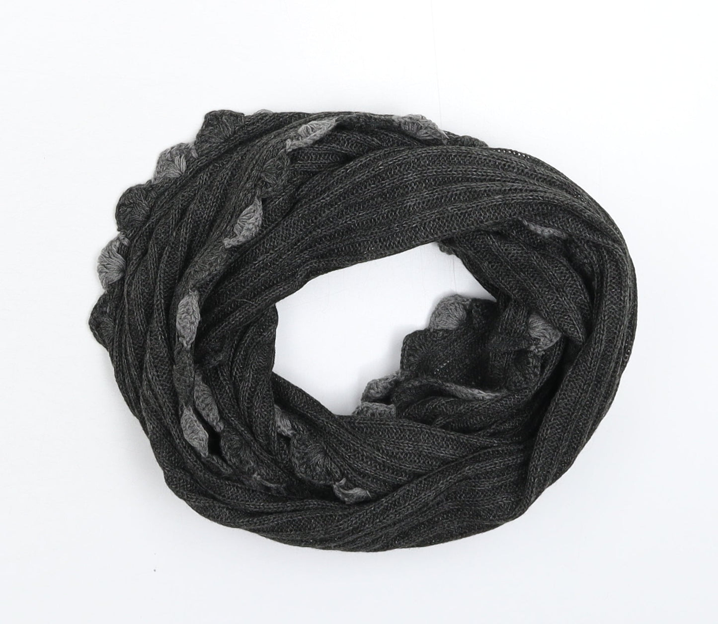 Preworn Womens Grey Knit Scarf - Snood
