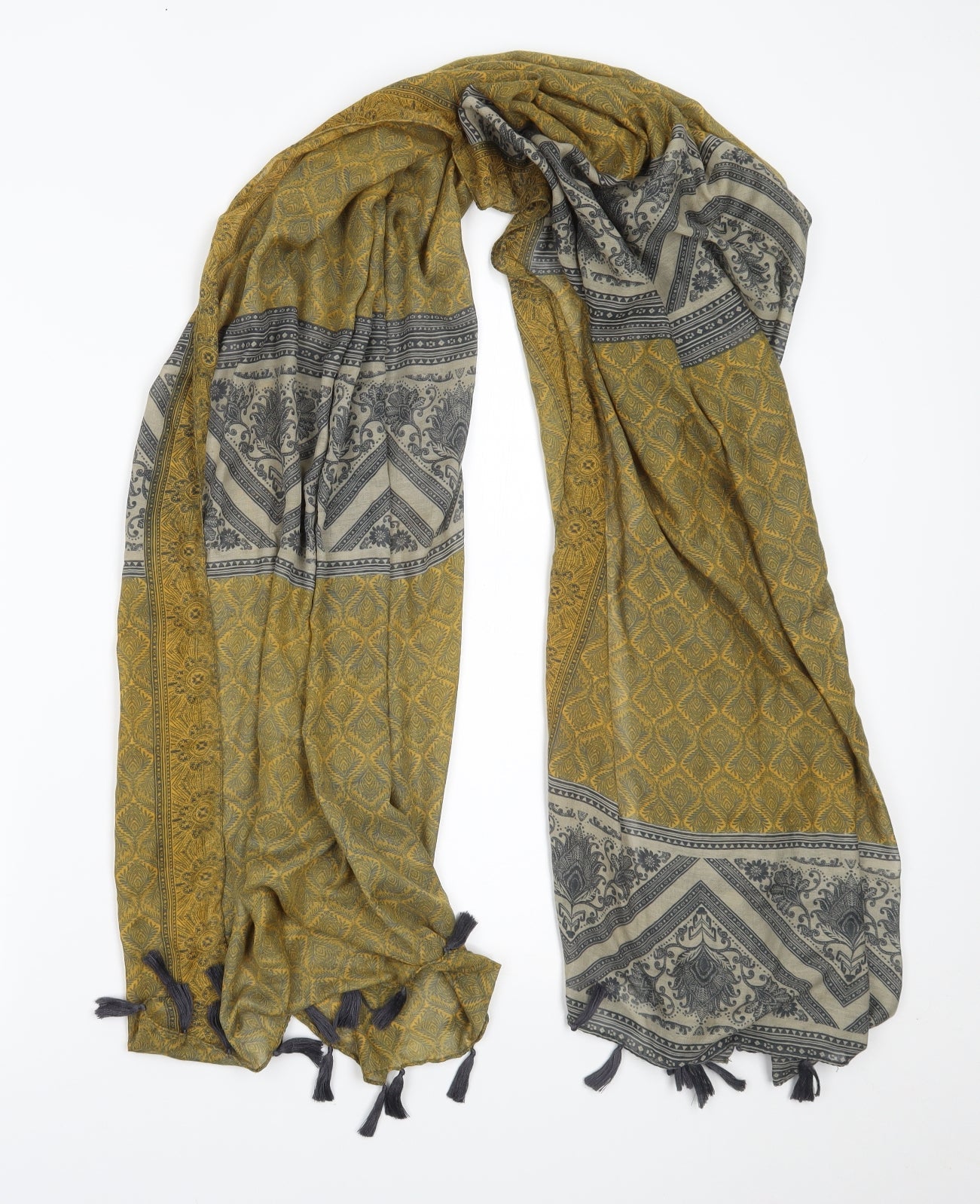 Preworn Womens Gold Fair Isle Scarf