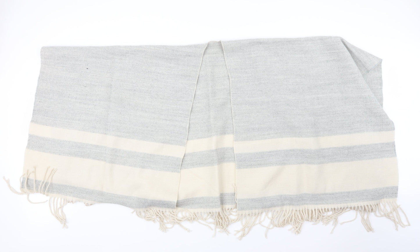 Preworn Womens Grey Knit Shawl/Wrap