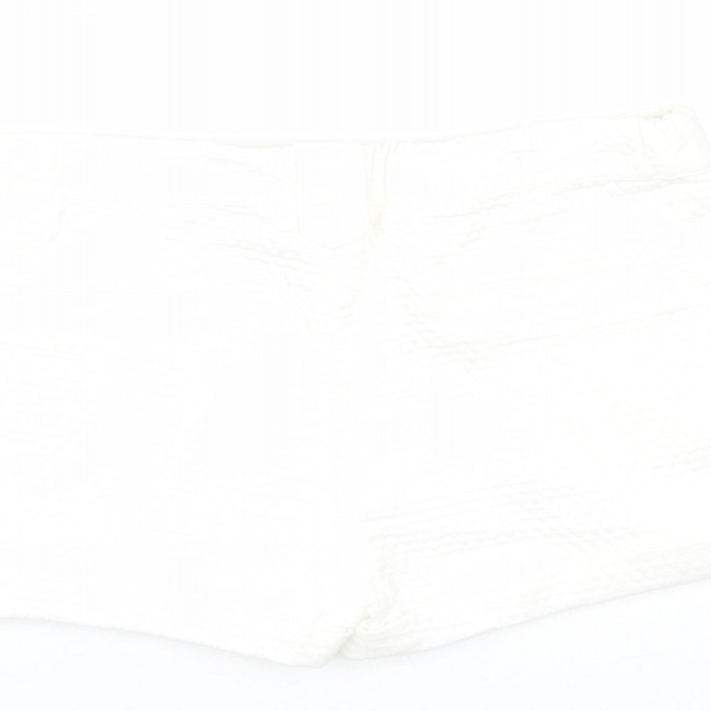 Brand and care label for Zara girls’ white argyle/diamond cropped trousers, size 18-24, months - shorts