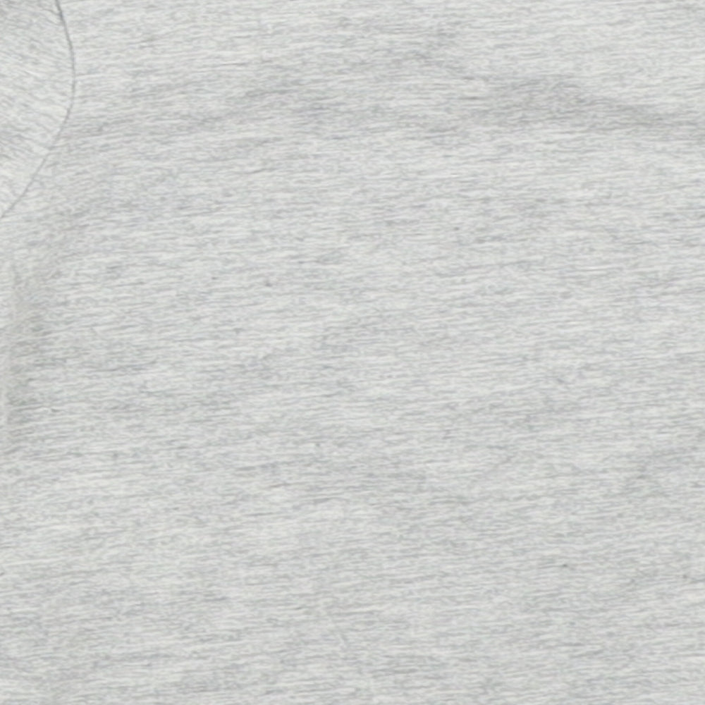 Brand and care label for Gap boys’ grey basic t-shirt, size 3-6, months