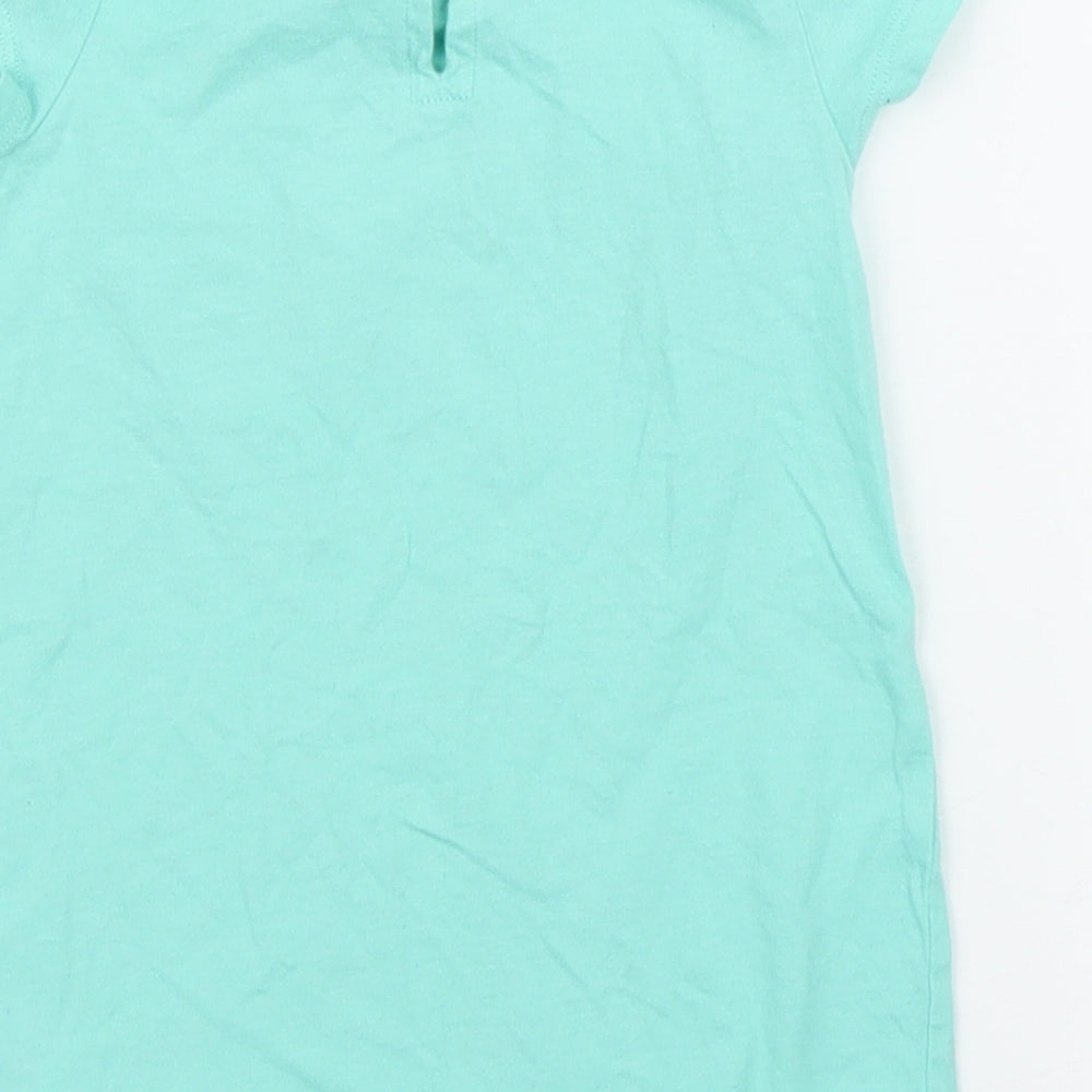 Brand and care label for Gap girls’ green basic t-shirt, size 12, months