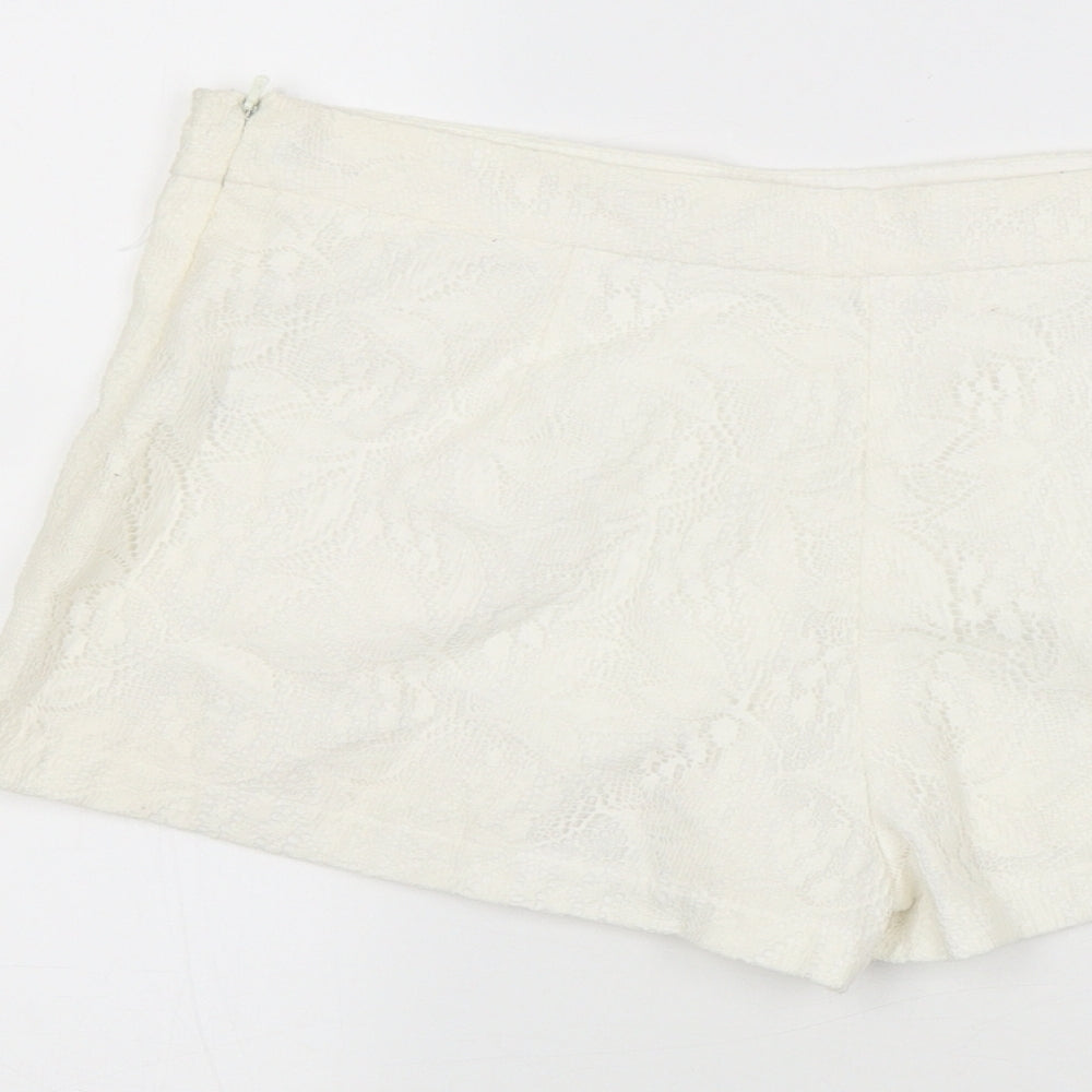 Preworn Womens White Cut-Off Shorts Size 8