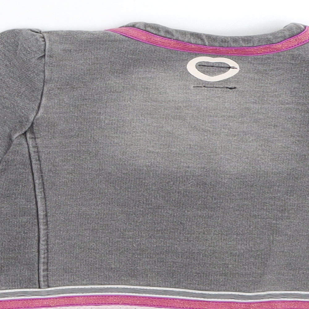 Brand and care label for BeeBieLove girls’ grey cardigan jumper, size 6-9, months