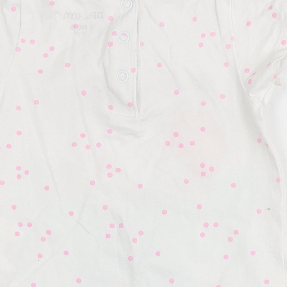 Brand and care label for DP... am girls’ white spotted cotton pullover t-shirt, size 9-12, months round neck - flowers