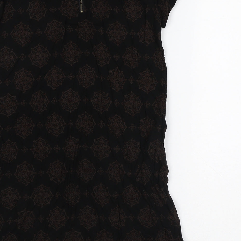 Preworn Womens Black Geometric Polyester Tunic T-Shirt Size M Round Neck