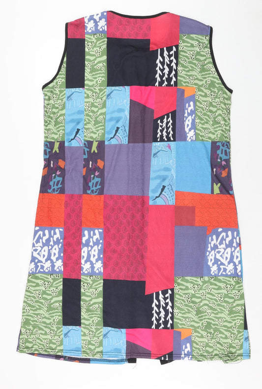 Preworn Womens Multicoloured Geometric Polyester Shift Size M Round Neck Button