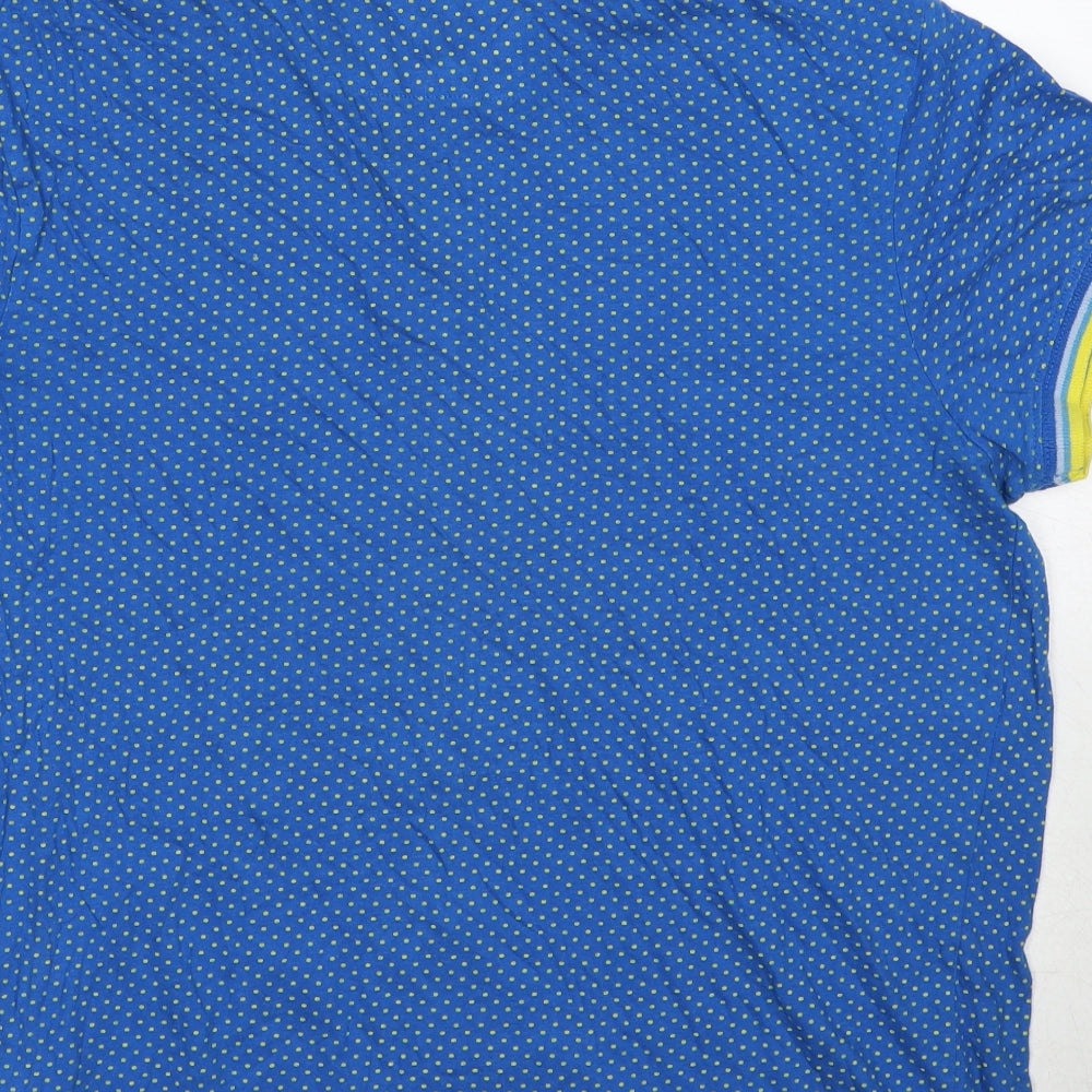 Brand and care label for Lee Cooper men’s blue polka dot cotton polo, size M, collared pullover