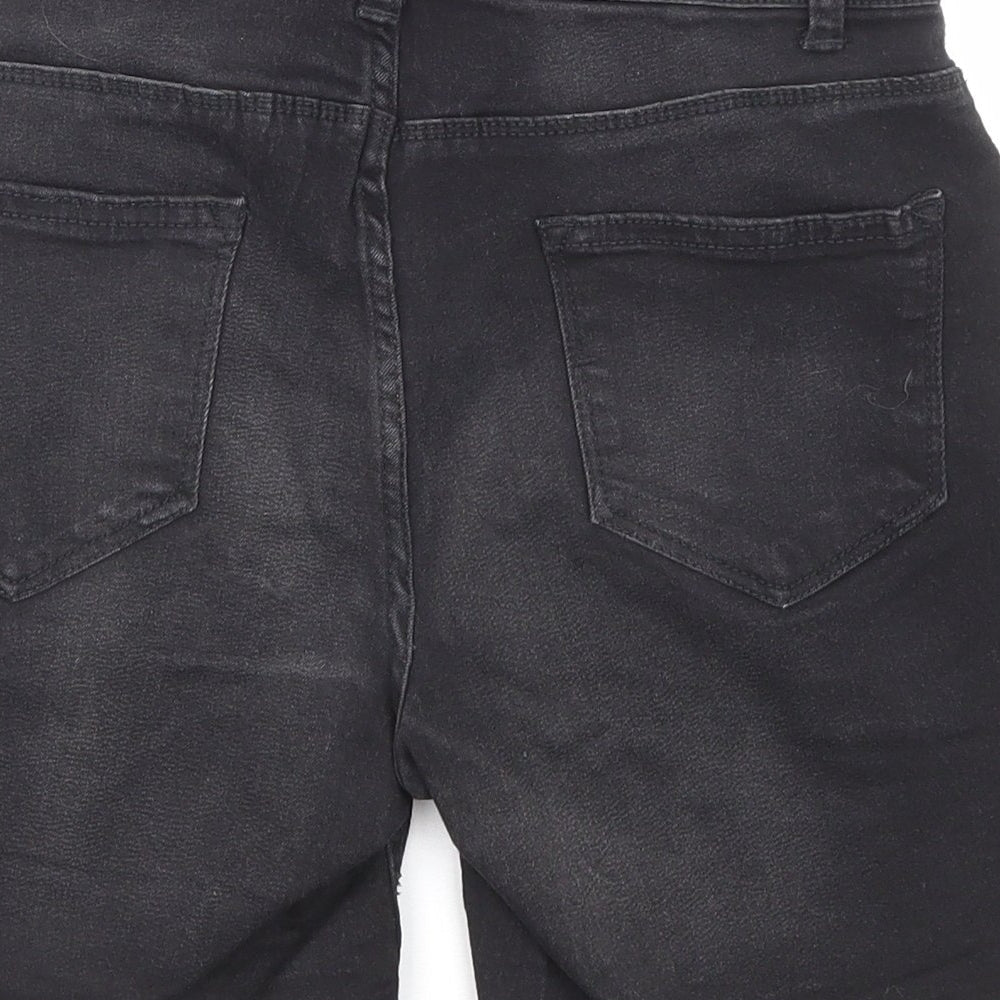 Brand and care label for Denim & Co. women’s black cotton cut-off shorts, size UK 8, regular zip