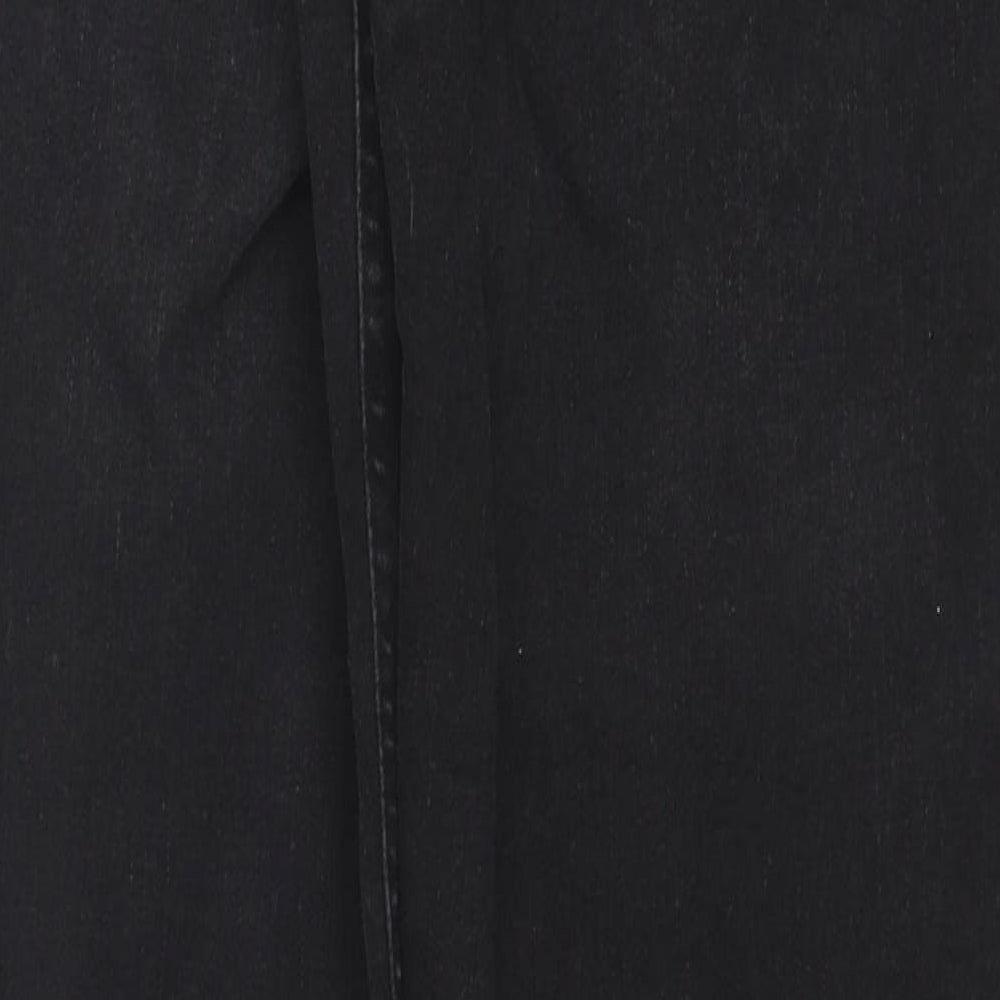 Brand and care label for Denim & Co. men’s blue cotton straight jeans, size 30, in, 30-inch leg regular zip