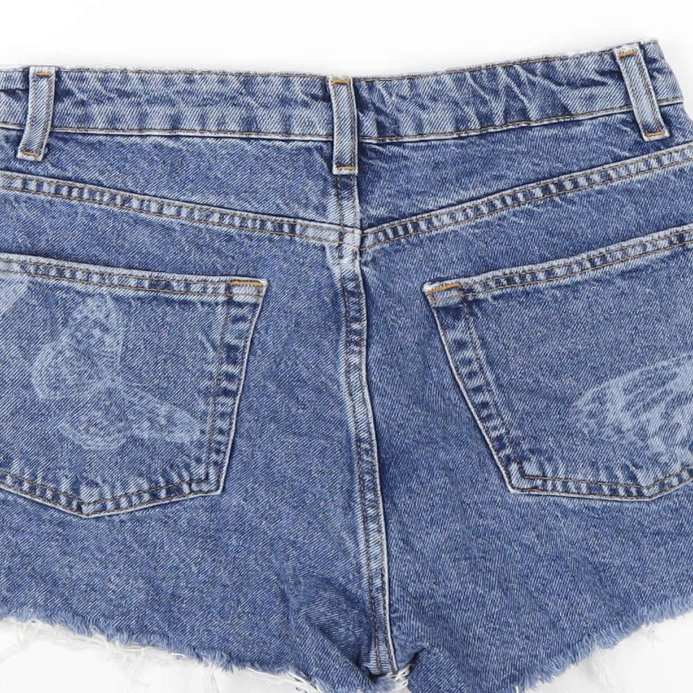 Brand and care label for Denim & Co. women’s blue cotton cut-off shorts, size UK 8, regular zip