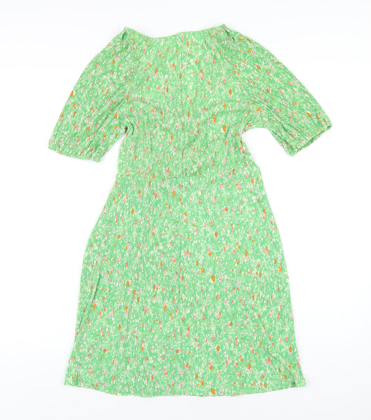 Mago Womens Green Floral Polyester A-Line Size S V-Neck Pullover