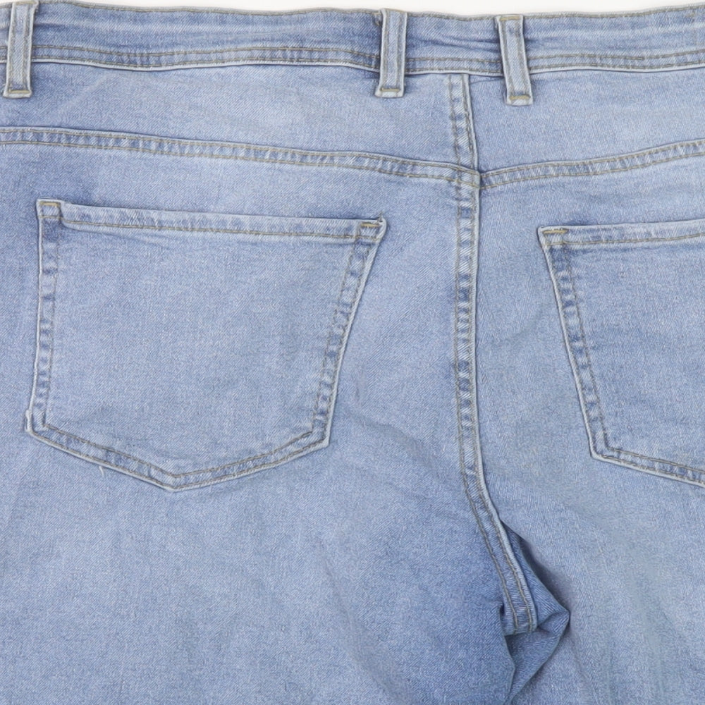 Brand and care label for Denim & Co. men’s blue cotton bermuda shorts, size 34, in, 10-inch leg regular button
