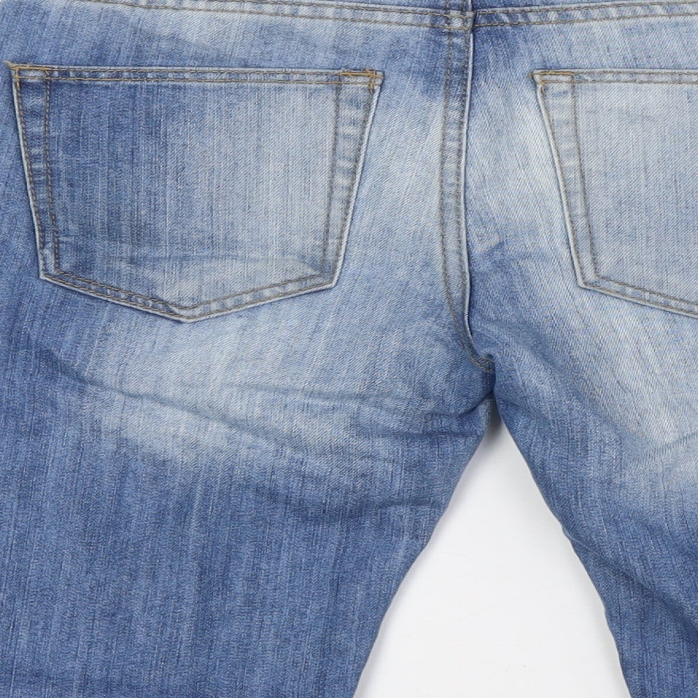 Brand and care label for Denim Co men’s blue cotton bermuda shorts, size 28, in, 9-inch leg regular button