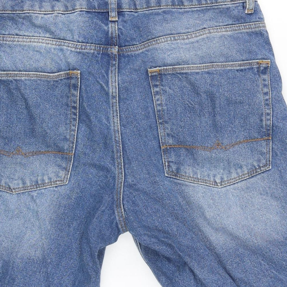 Brand and care label for ASOS men’s blue cotton biker shorts, size 32, in, 10-inch leg regular zip