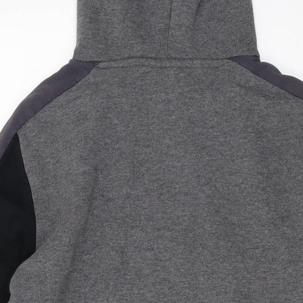 Brand and care label for Closure men’s grey cotton pullover hoodie, size XS