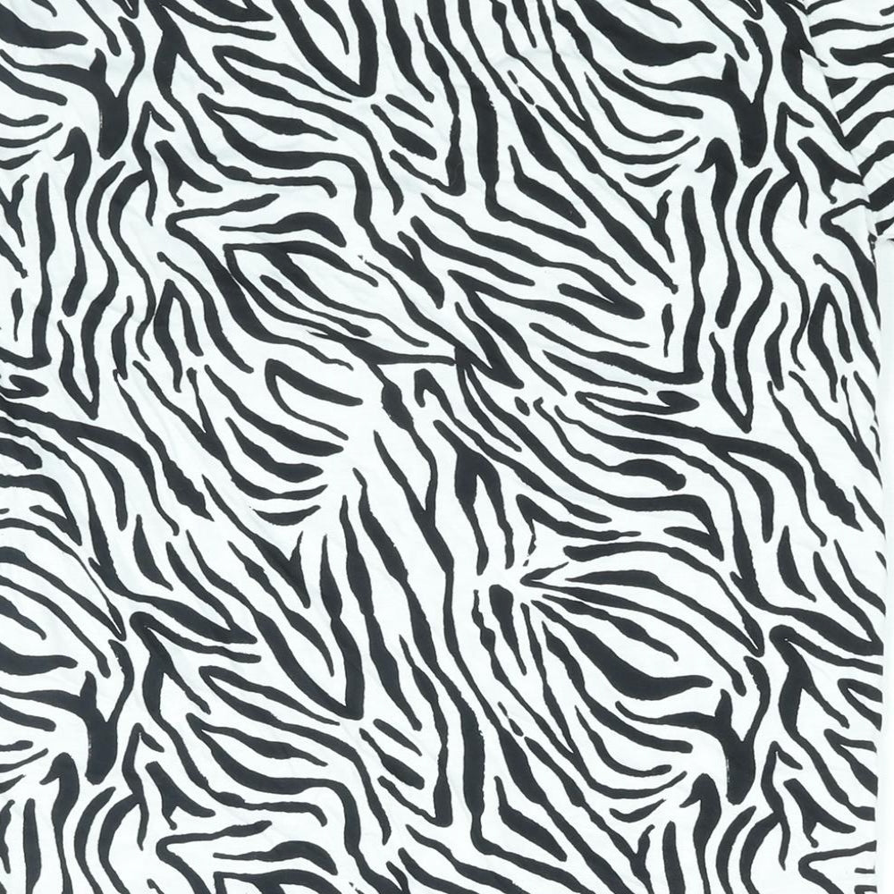 Stradivarius Womens White Animal Print Cotton Basic T-Shirt Size S Round Neck - Tiger Print