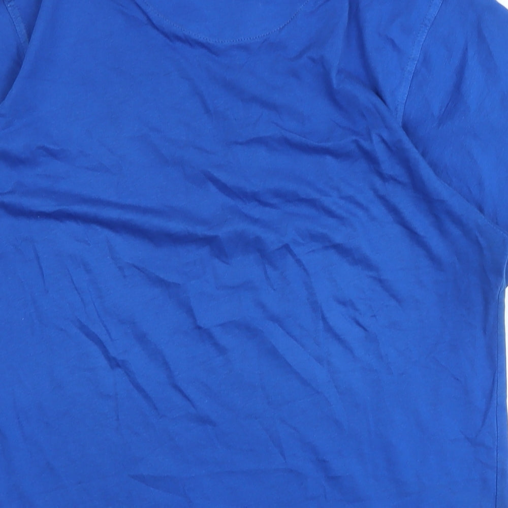 Brand and care label for Lee Cooper men’s blue cotton t-shirt, size S, crew neck - logo