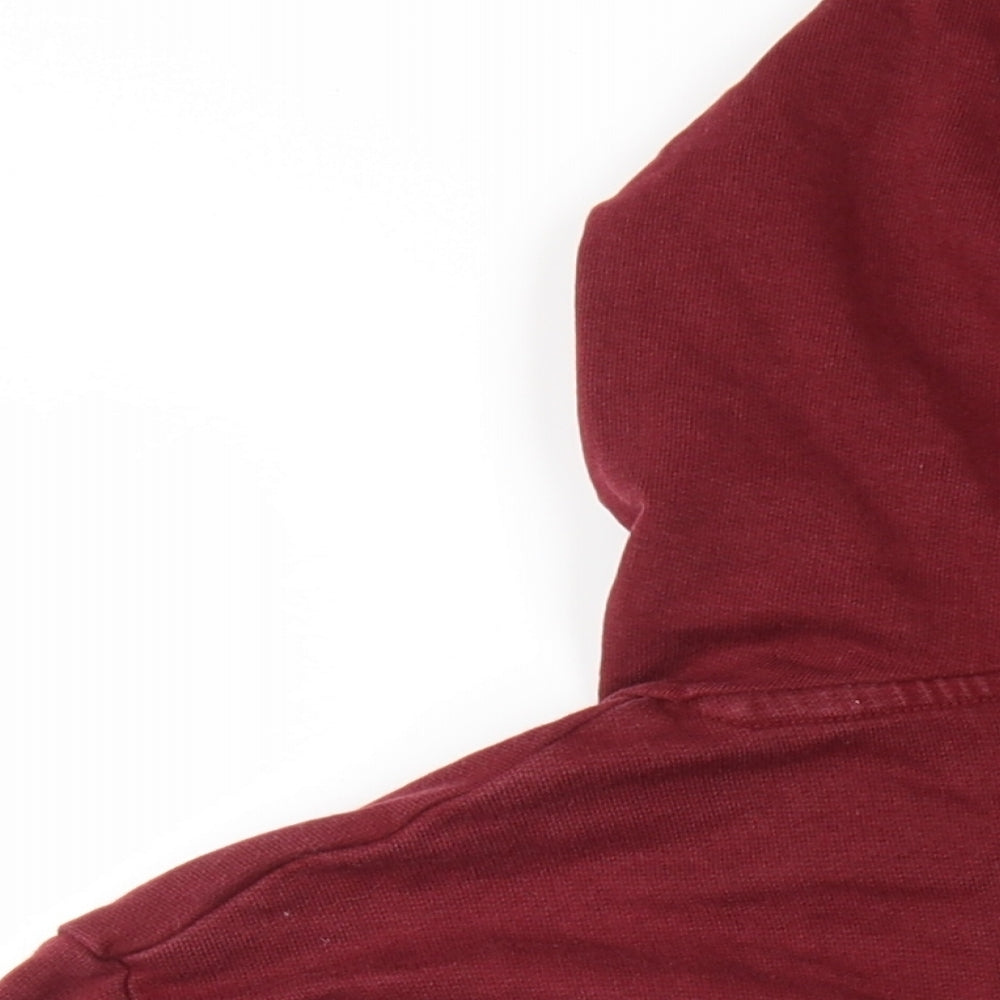 Brand and care label for ASOS men’s red cotton pullover hoodie, size M