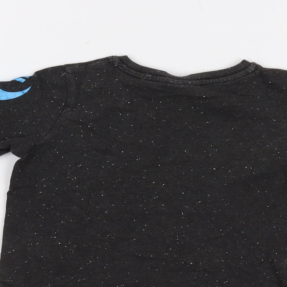 Brand and care label for Star Wars boys’ grey cotton basic t-shirt, size 3-4, years crew neck pullover
