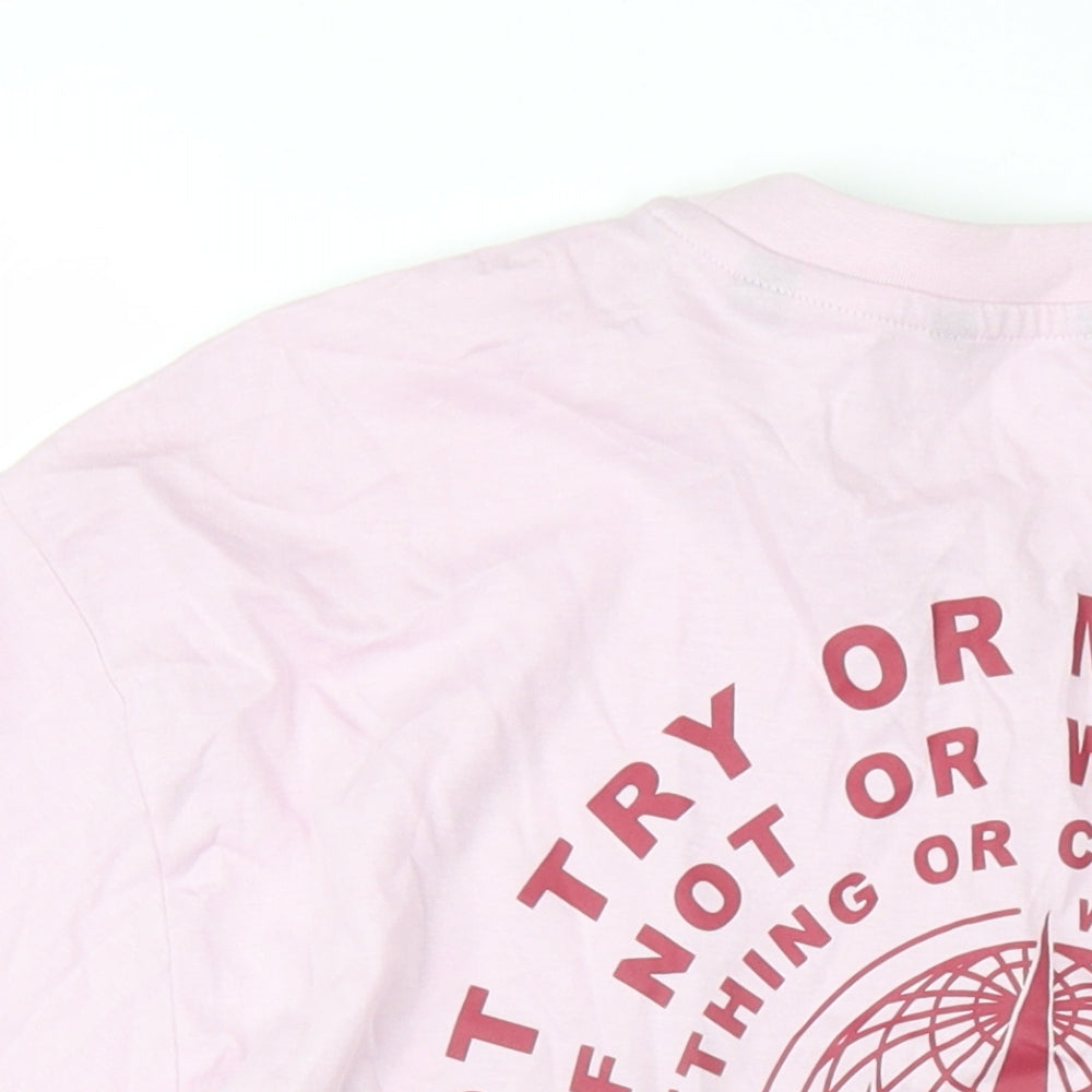 Brand and care label for Only & Sons men’s pink cotton t-shirt, size M, round neck