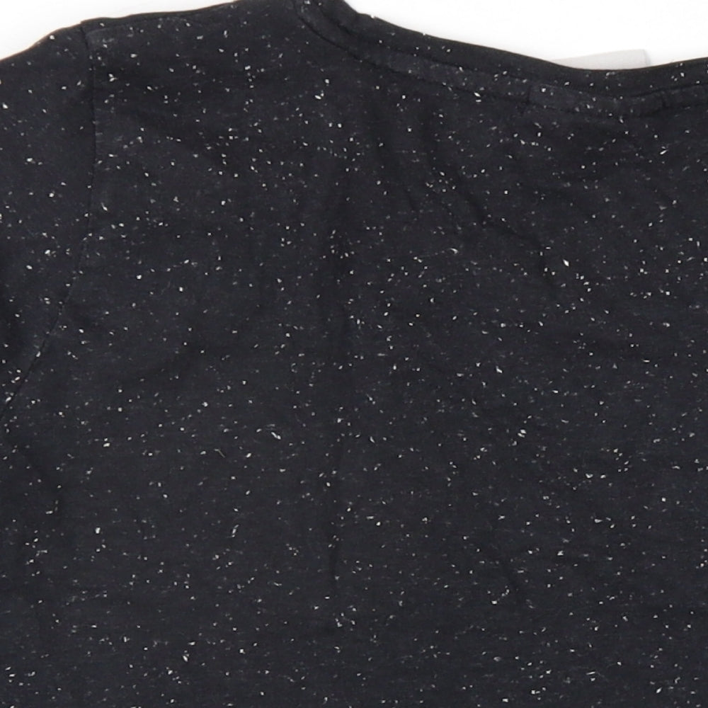 Brand and care label for ICHI women’s black cotton basic t-shirt, size M, round neck