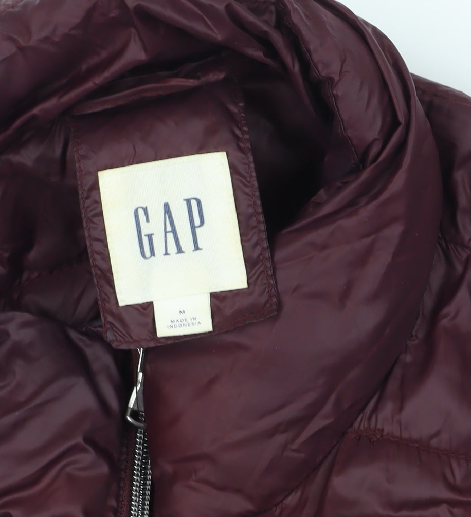 Brand and care label for Gap Red Puffer Jacket, size M, Casual Winter Wear