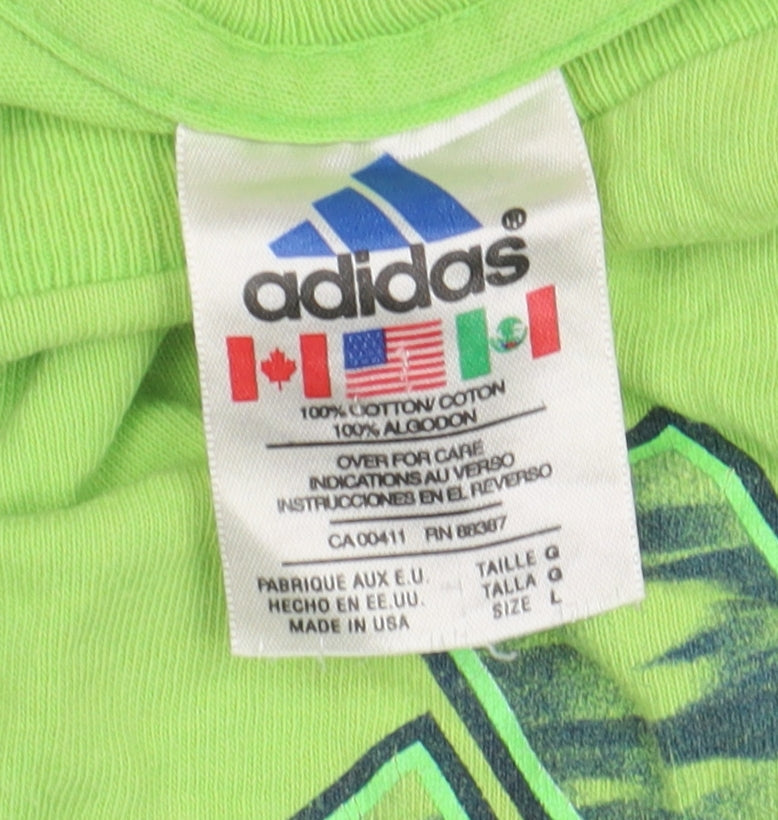 Close-up detail of Adidas Men's Green L T-Shirt Sports Graphic Logo