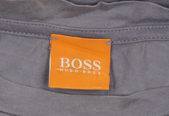 Hugo Boss Men's Grey T-Shirt - Medium - Short Sleeve