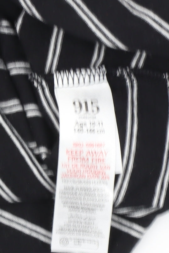 Brand and care label for New Look girls’ black striped cropped long sleeve t-shirt