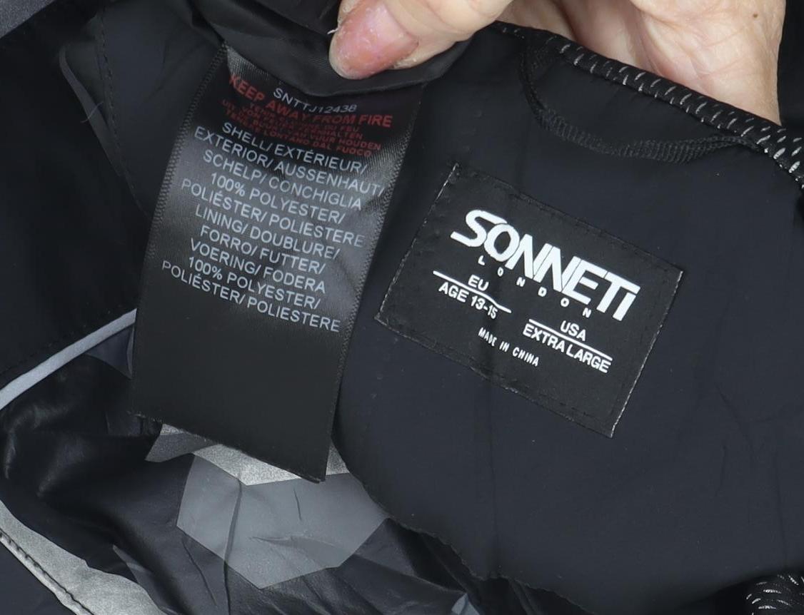 Close-up detail of Sonneti boys’ black camo anorak jacket xl