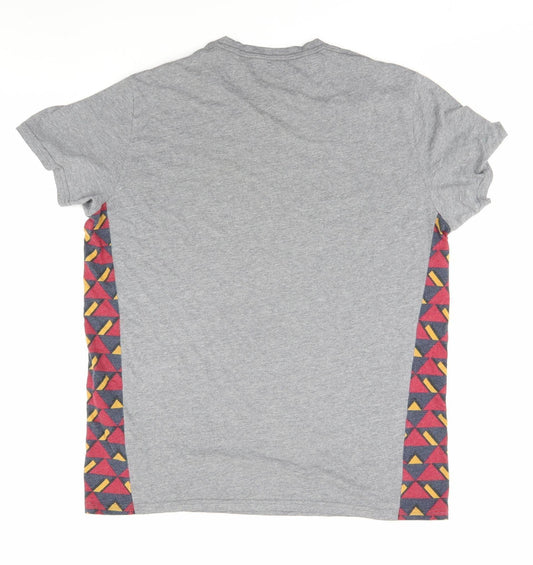 Hollister Men's Grey Graphic Print T-Shirt Size L