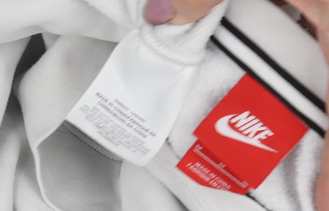 Nike Men's White Pullover Sweatshirt L - Classic Sports Style