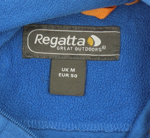 Close-up detail of Regatta unisex blue fleece jacket m