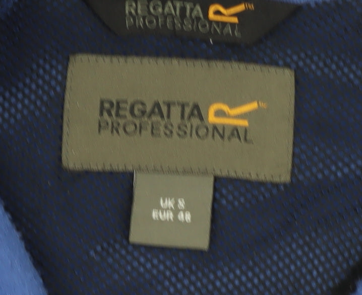 Brand and care label for Regatta Men's Blue Fleece Jacket, size S