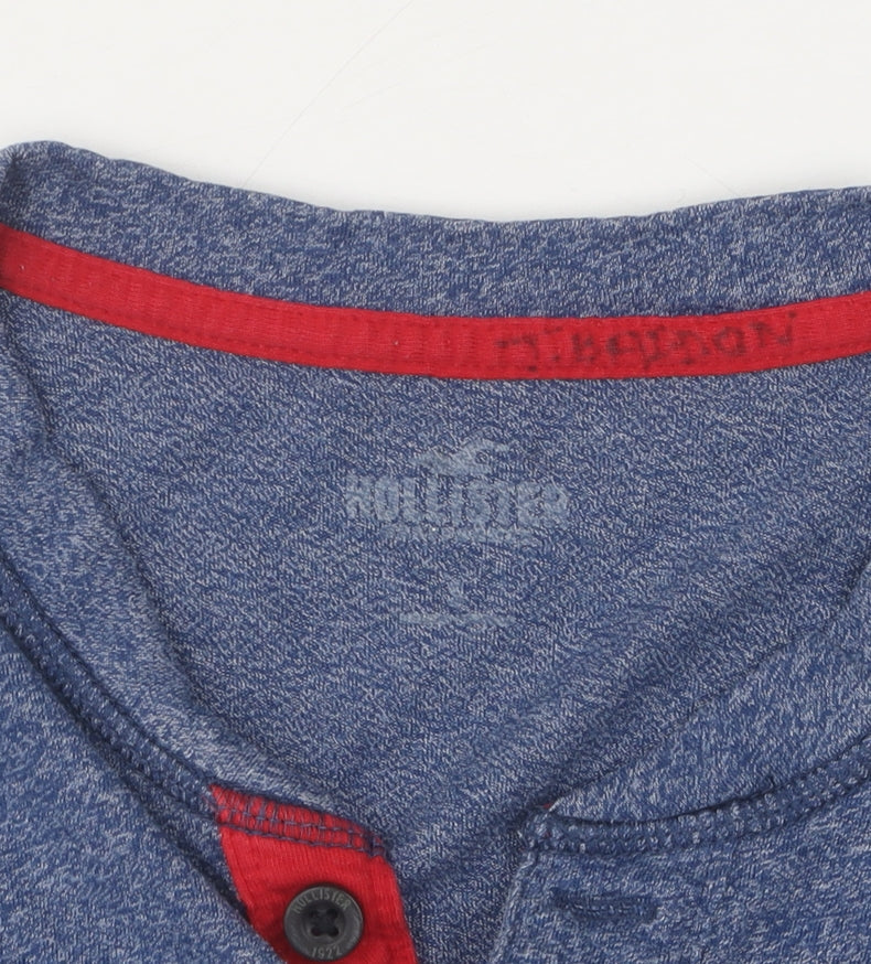 Hollister Men's Blue Henley T-Shirt - Regular Fit M